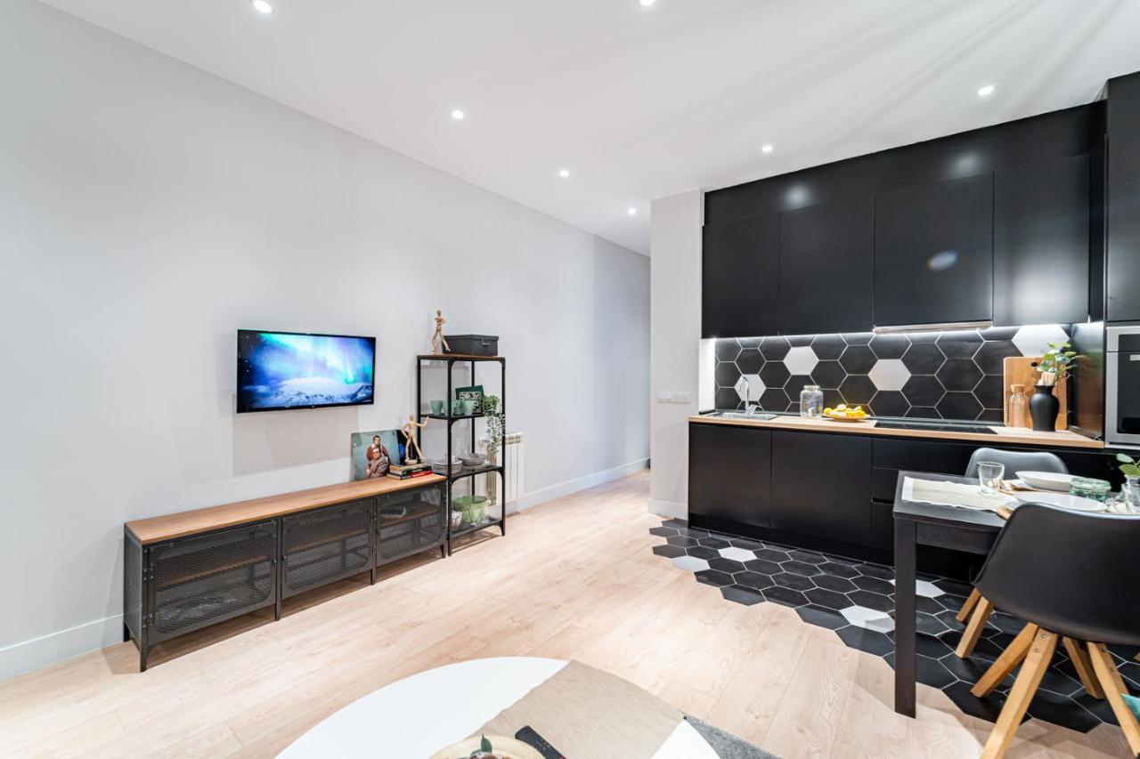 Edsam Madrid Apartments Black Εξωτερικό φωτογραφία