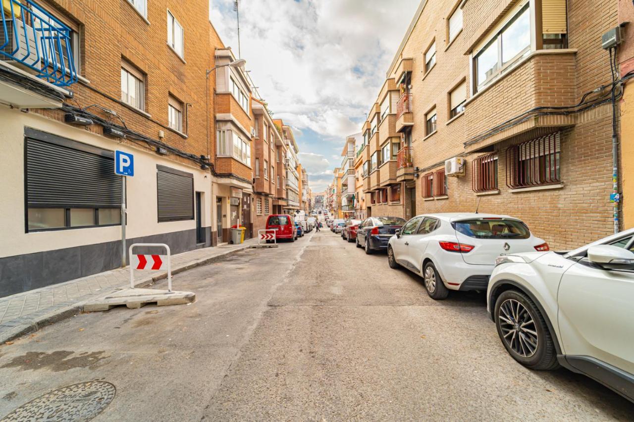 Edsam Madrid Apartments Black Εξωτερικό φωτογραφία