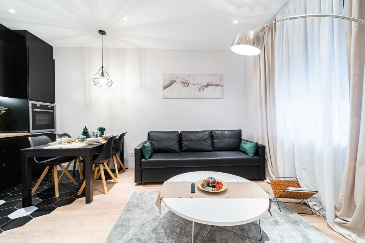 Edsam Madrid Apartments Black Εξωτερικό φωτογραφία