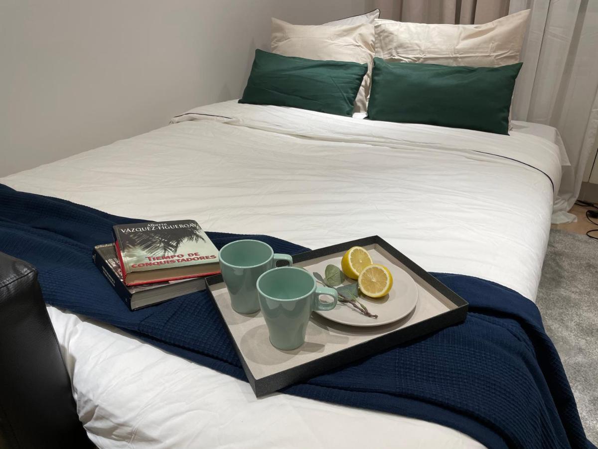 Edsam Madrid Apartments Black Εξωτερικό φωτογραφία