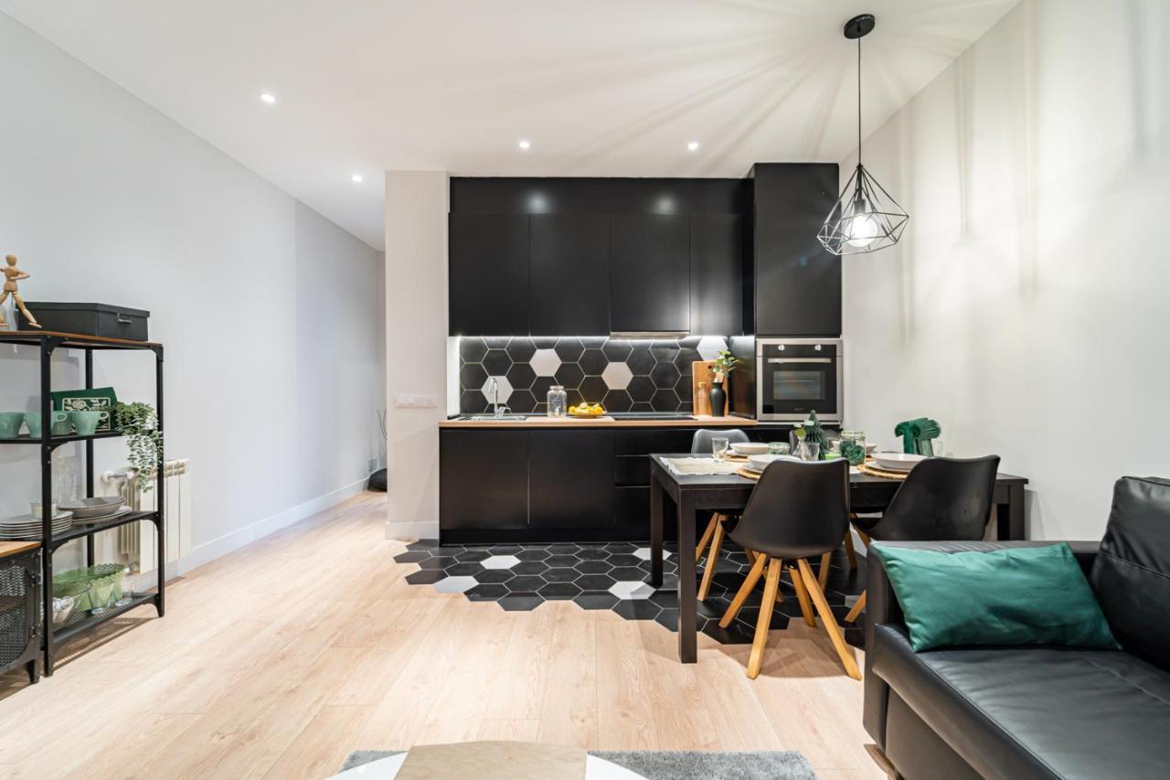 Edsam Madrid Apartments Black Εξωτερικό φωτογραφία