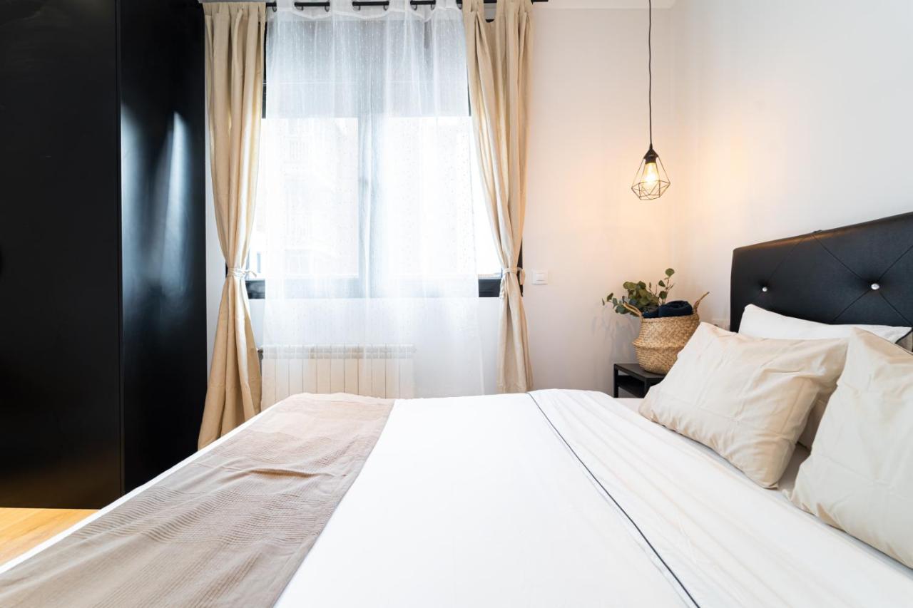 Edsam Madrid Apartments Black Εξωτερικό φωτογραφία