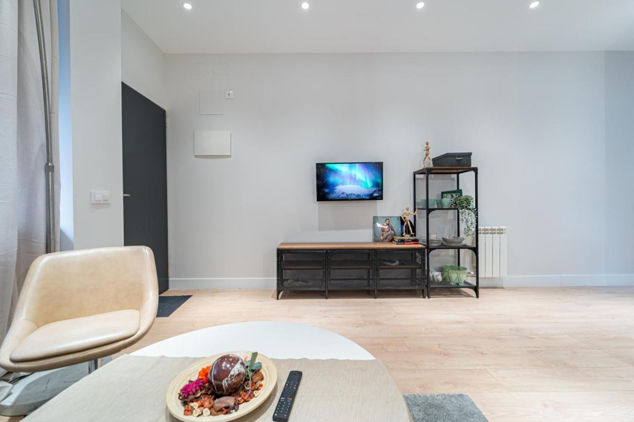 Edsam Madrid Apartments Black Εξωτερικό φωτογραφία