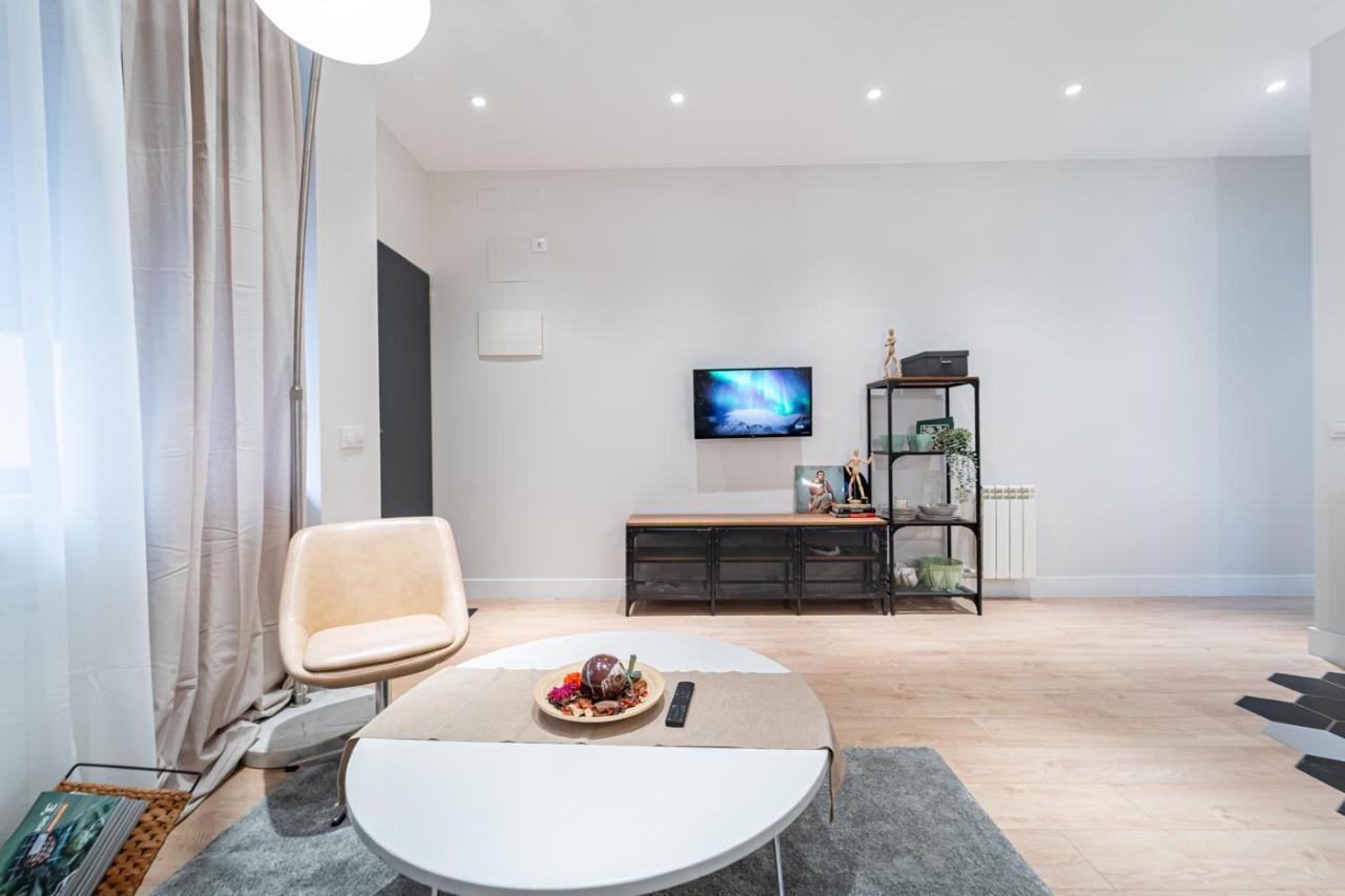 Edsam Madrid Apartments Black Εξωτερικό φωτογραφία