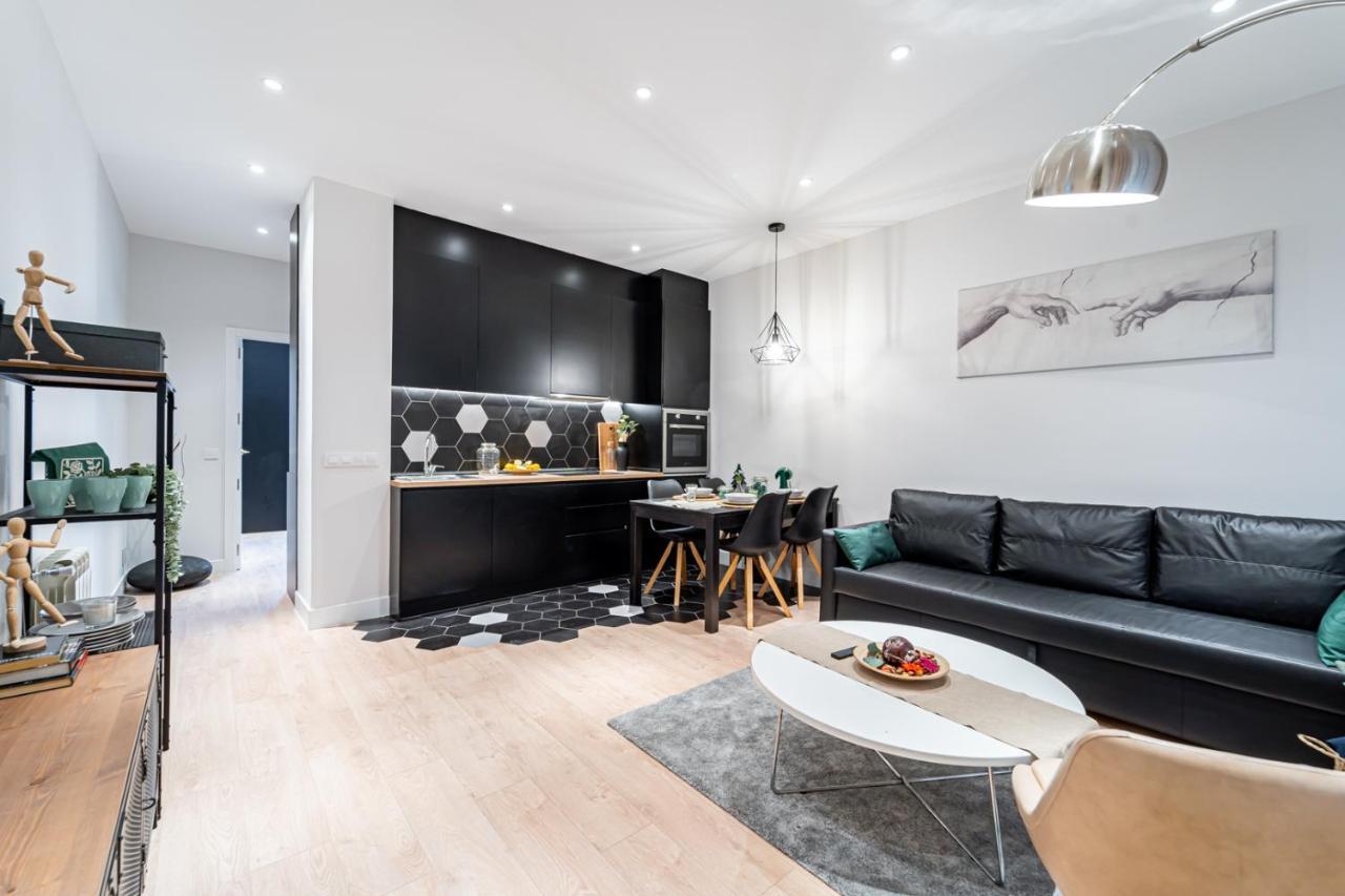 Edsam Madrid Apartments Black Εξωτερικό φωτογραφία
