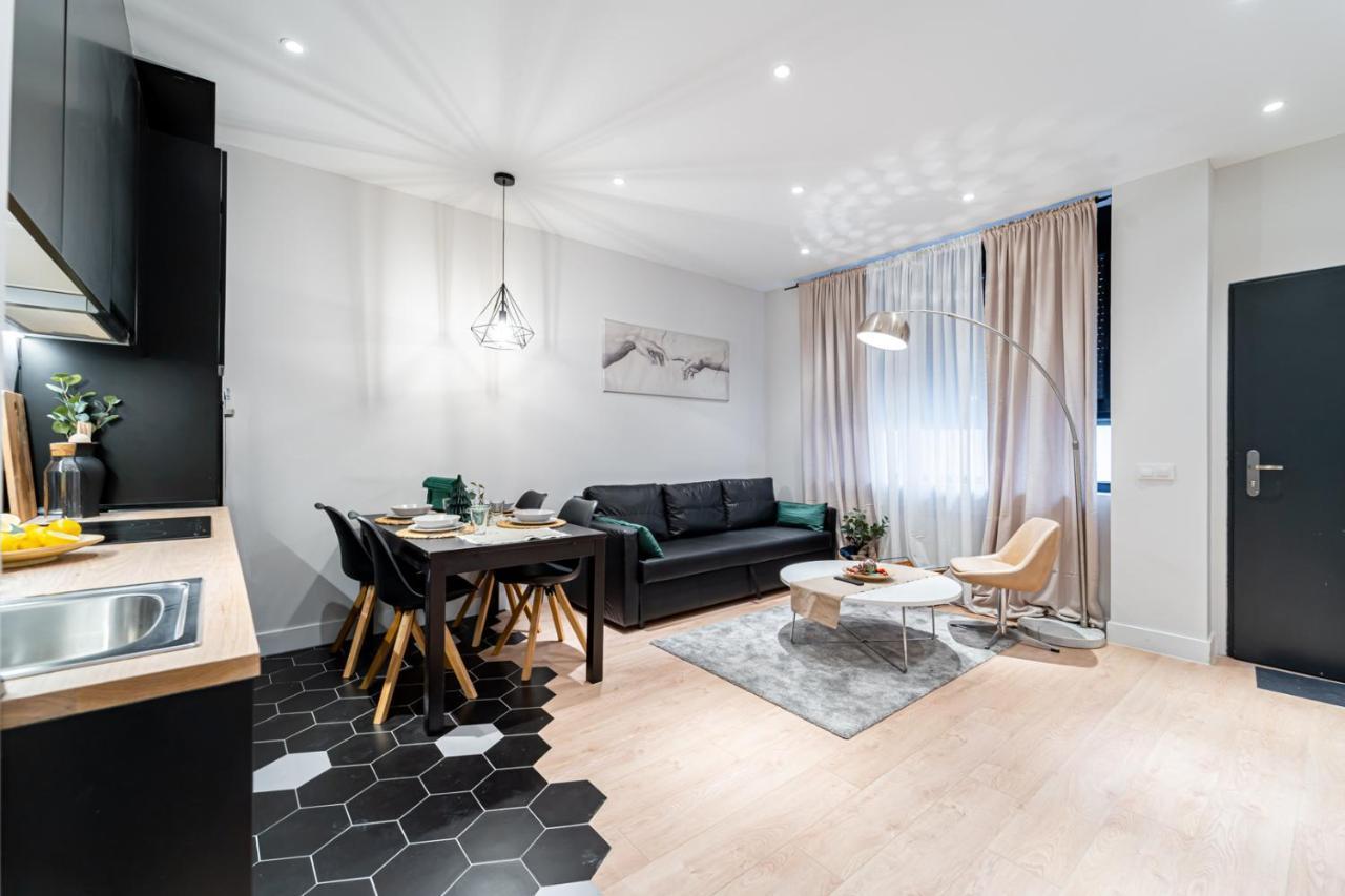 Edsam Madrid Apartments Black Εξωτερικό φωτογραφία