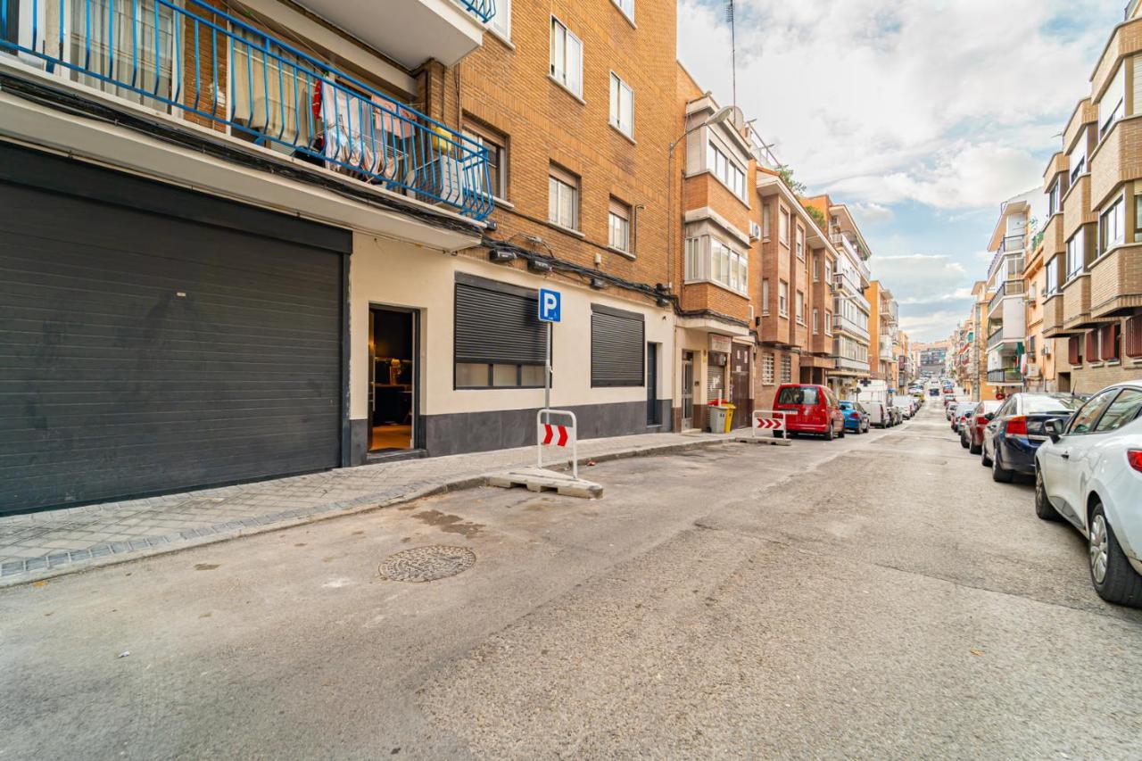 Edsam Madrid Apartments Black Εξωτερικό φωτογραφία